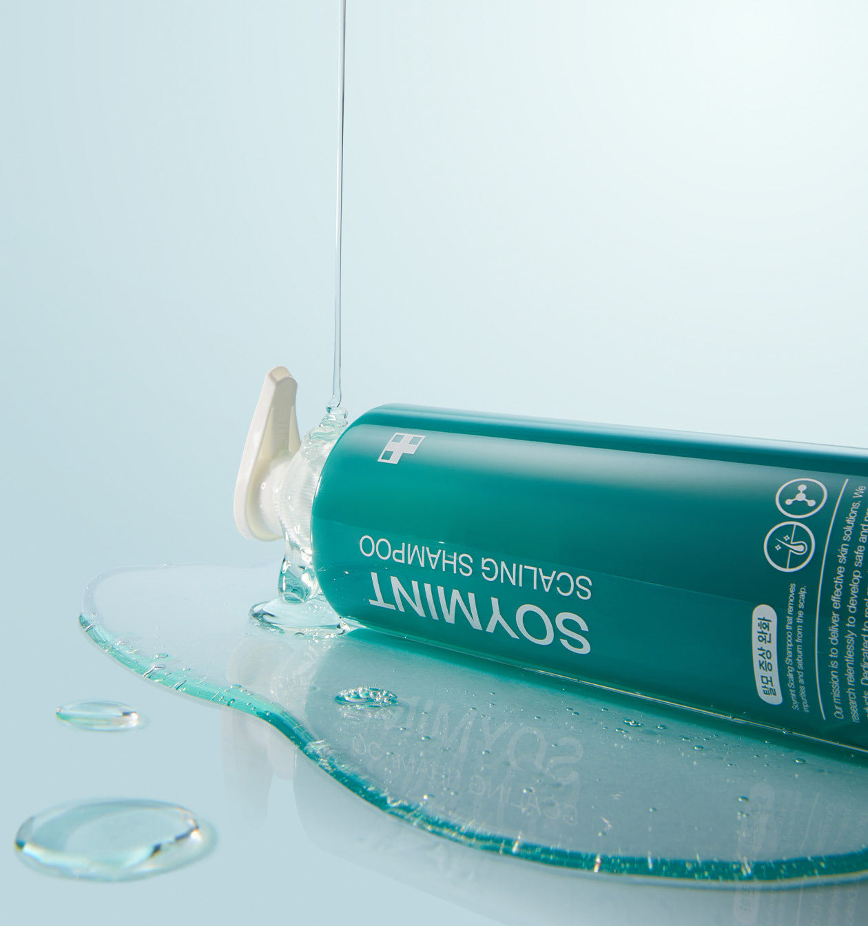 medicube SOYMINT Scaling Shampoo 490ml bottle with fresh mint design