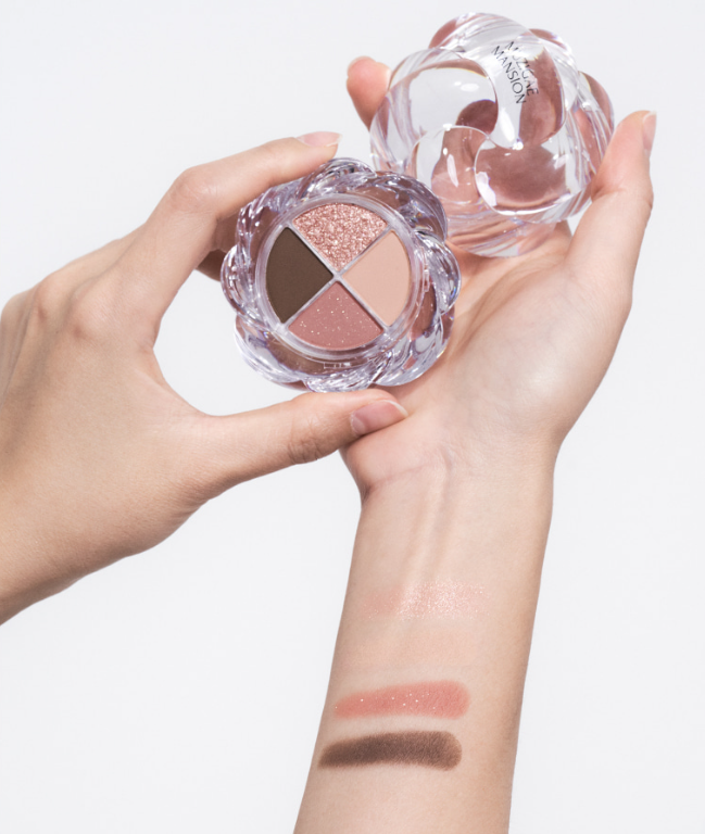 MUZIGAE MANSION twist-open eye palette with 4 neutral shadows in sculptural pot