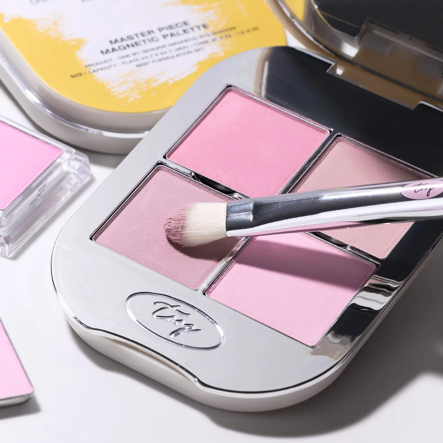 tooq One by Genuine Magnetic Eye Shadow 4-Palette