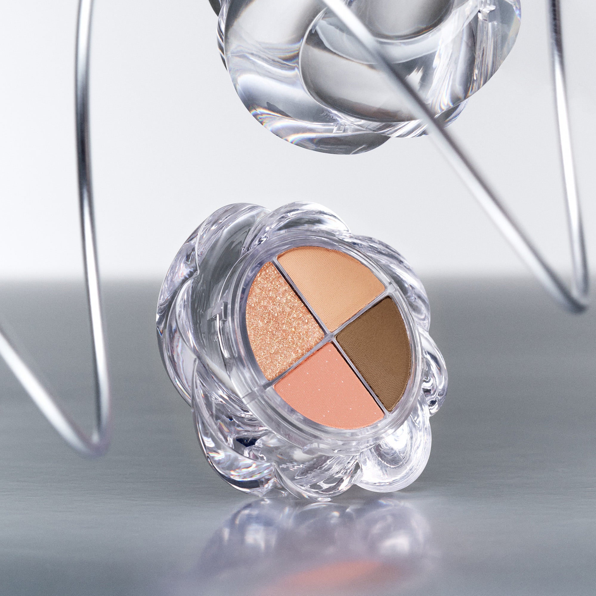 MUZIGAE MANSION twist-open eye palette with 4 neutral shadows in sculptural pot